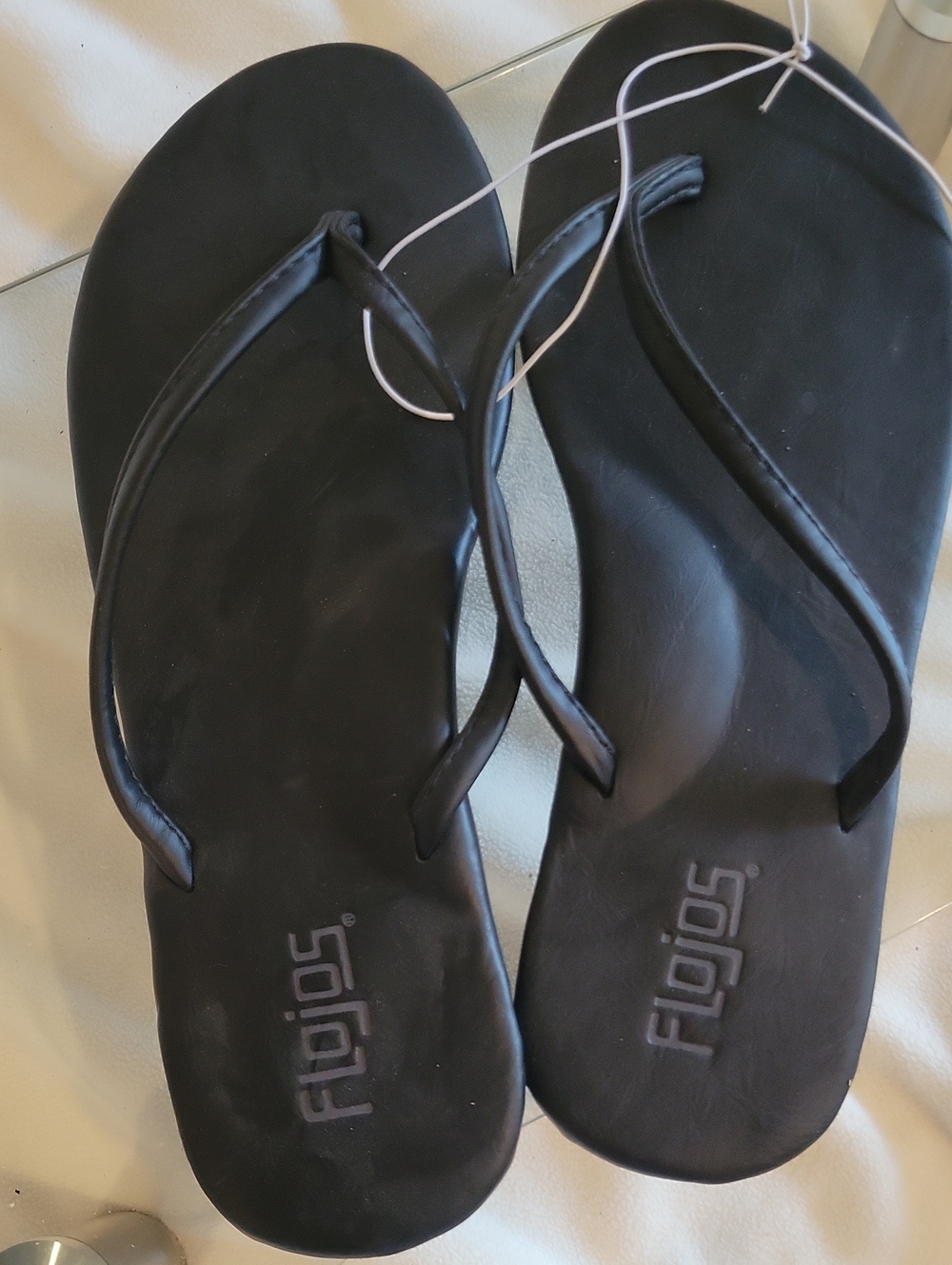 NWT Flojos Black Women's Flip Flop Sandals SZ 9 Never Worn